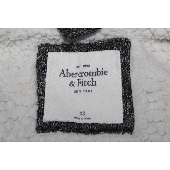 Women's Abercrombie & Fitch Gray Cream Sherpa Button Down Jacket Coat Size XS - Picture 4 of 6
